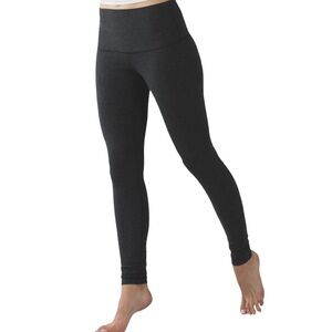 Lululemon Wunder Under Pant (Hi-Rise)
Heathered Black size 4